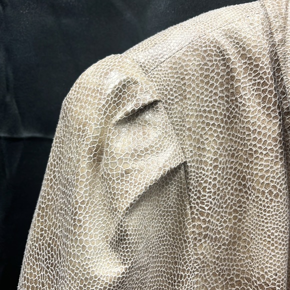 jacket - Picture 4 of 5